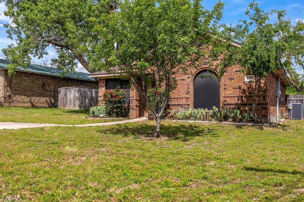 1251 W Hyman Street, Stephenville, TX 76401