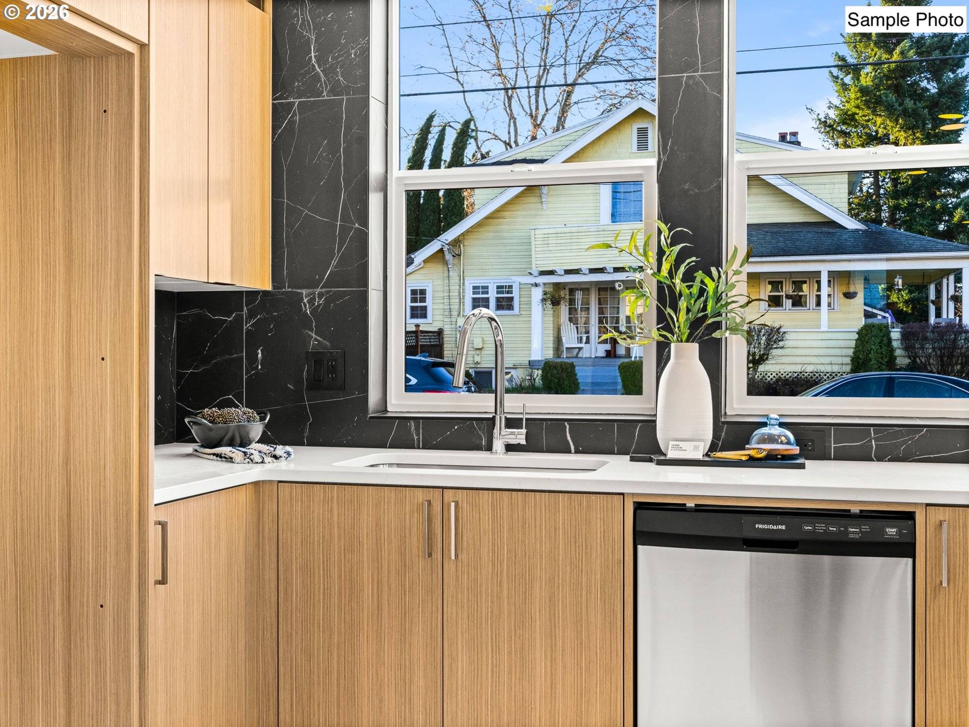 6142 NE Stanton ST, Portland, OR 97213