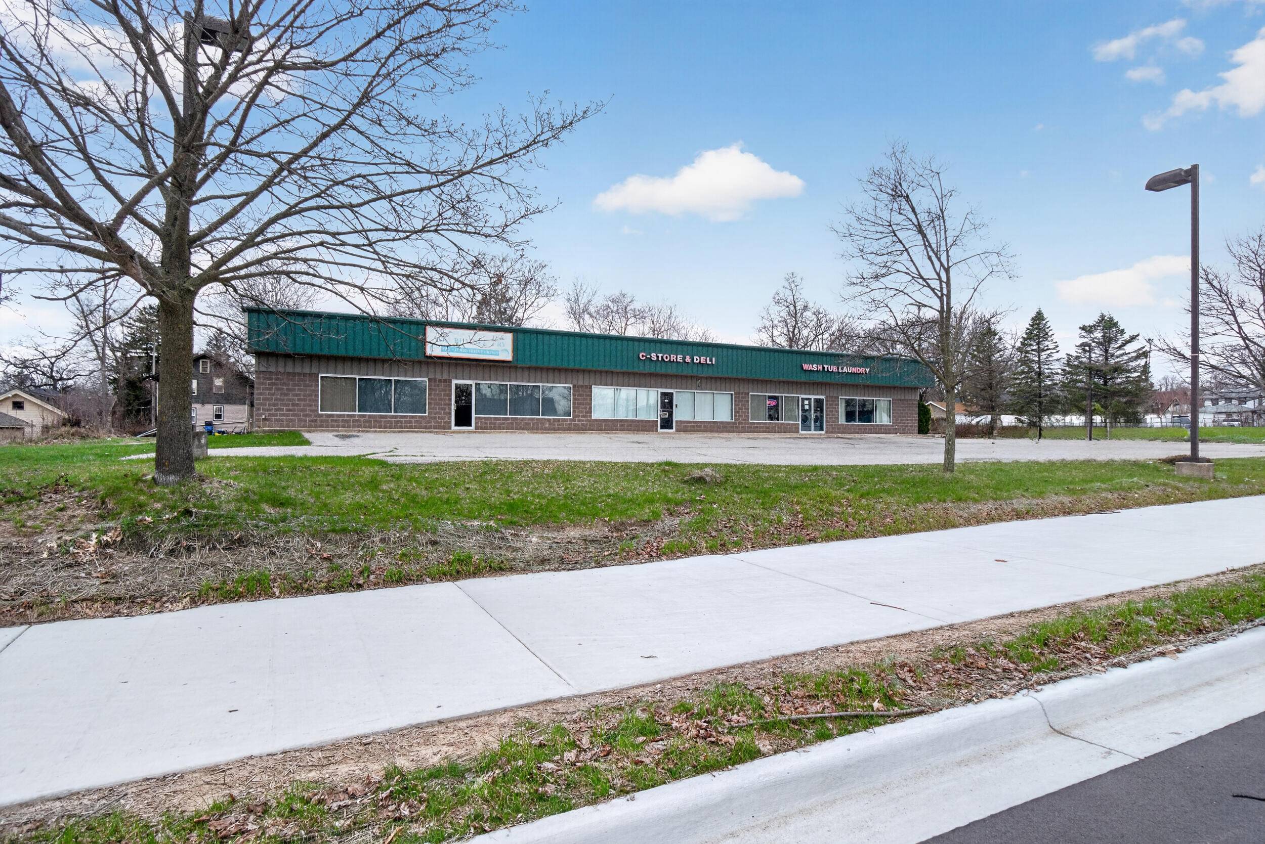 1202-1206 Martin Luther King Junior DR, Jackson City, MI 49203