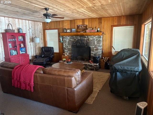 24176 CRESCENT LAKE RD, Crescent Lake, OR 97733