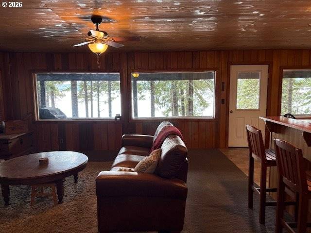 24176 CRESCENT LAKE RD, Crescent Lake, OR 97733