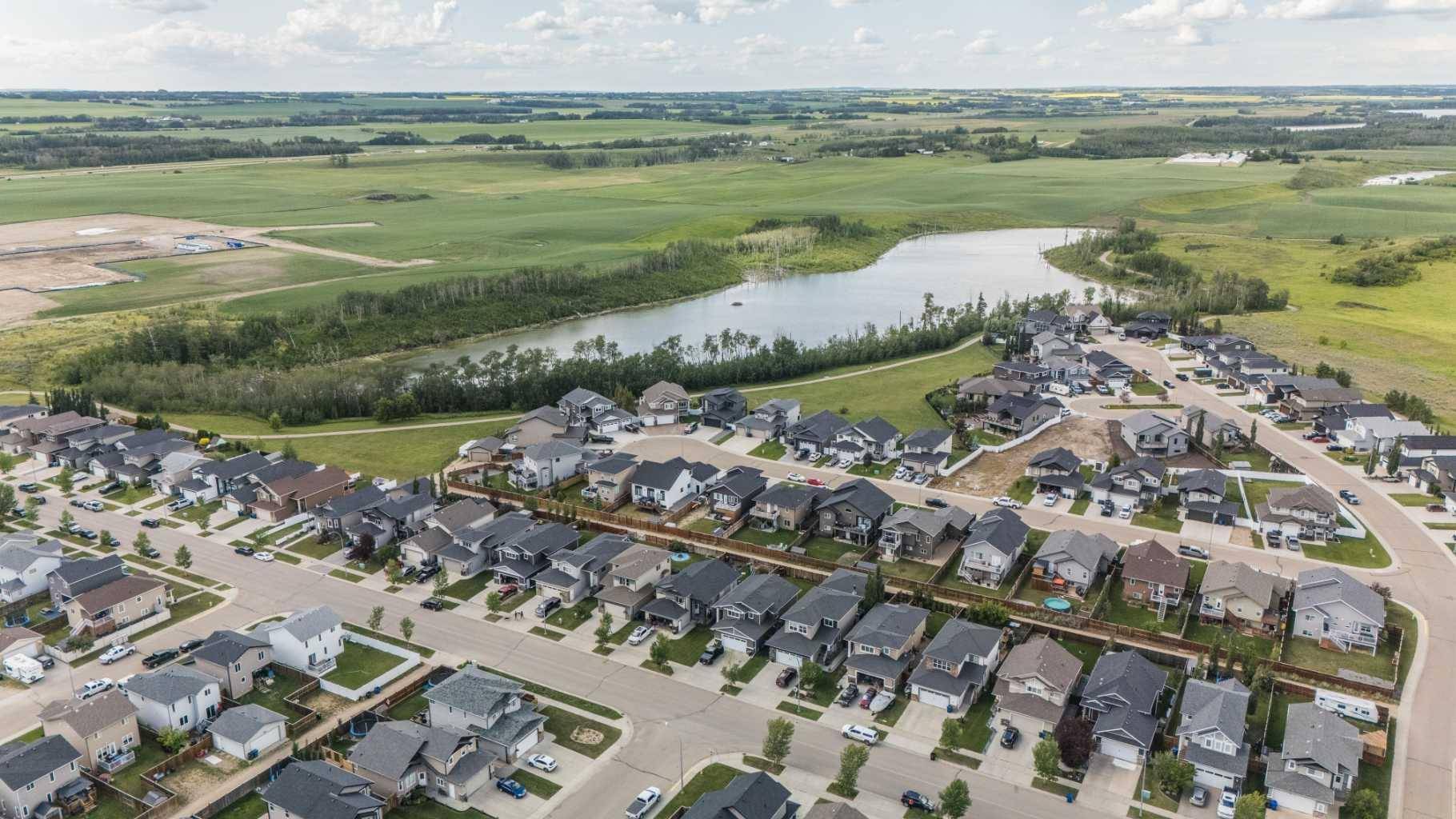 37 Arrowwood Close, Blackfalds, AB T4M 0H9