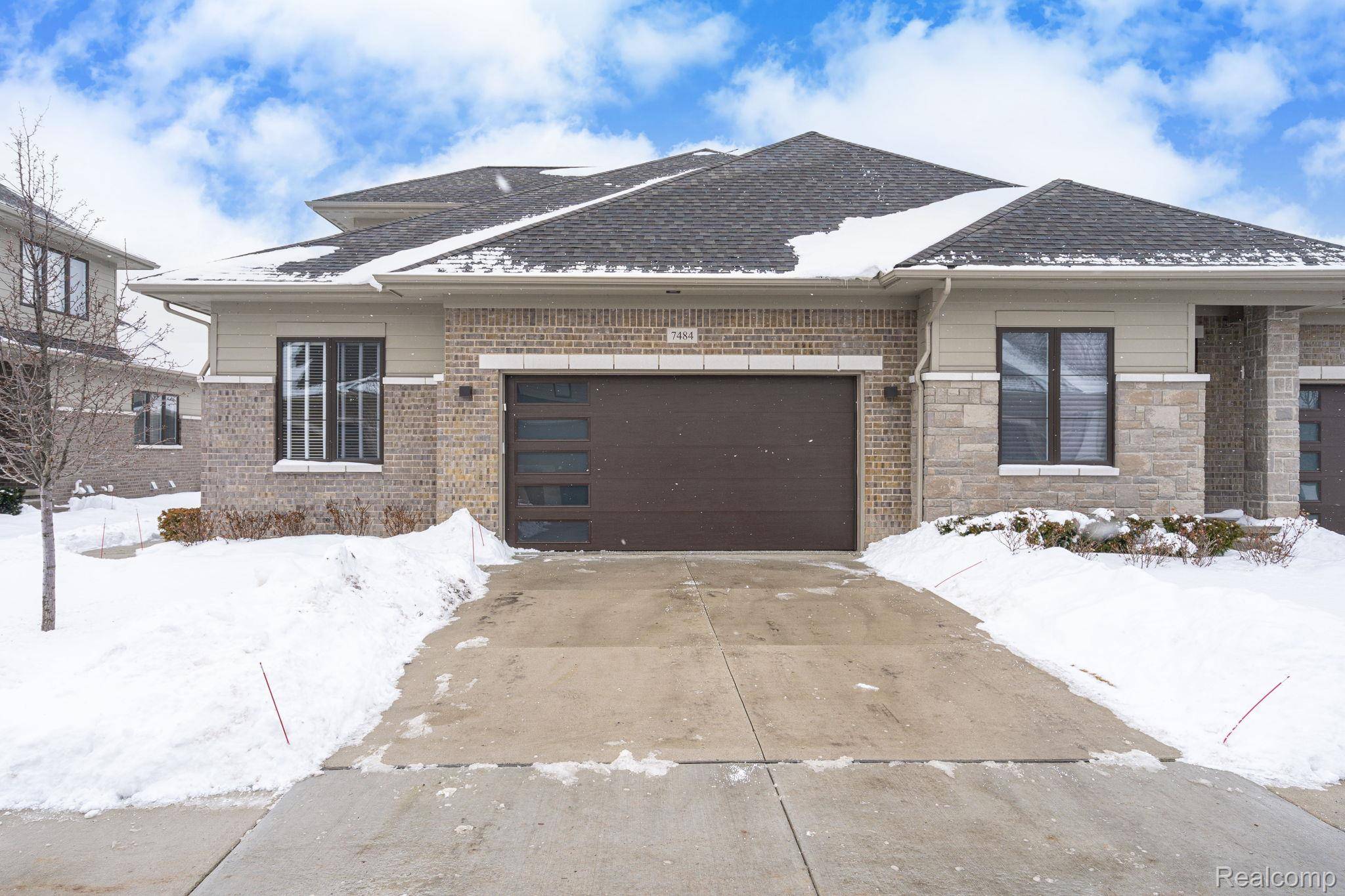 7484 Gramercy CIR, West Bloomfield Charter Township, MI 48322