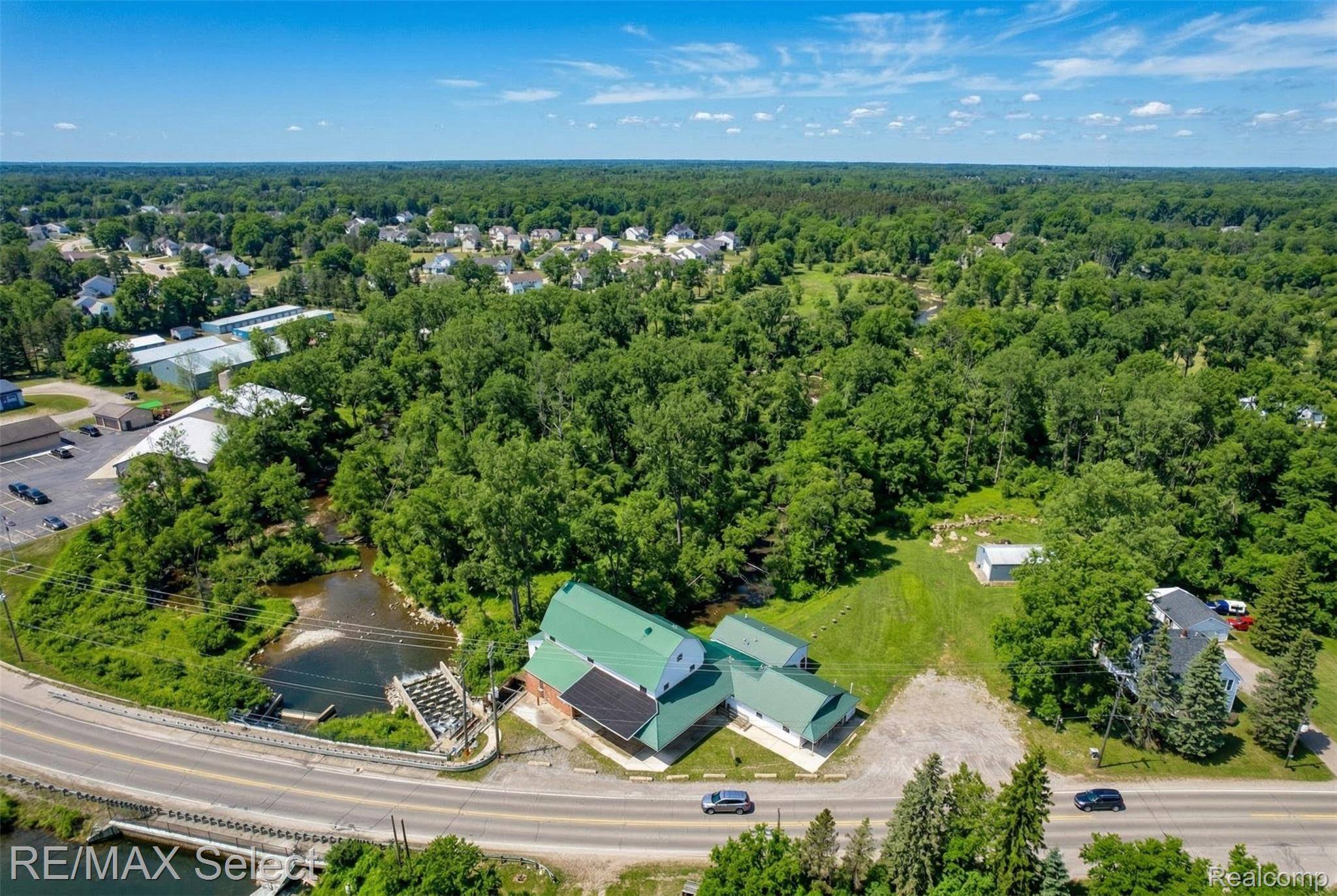 8572 Silver Lake RD, Argentine Township, MI 48451