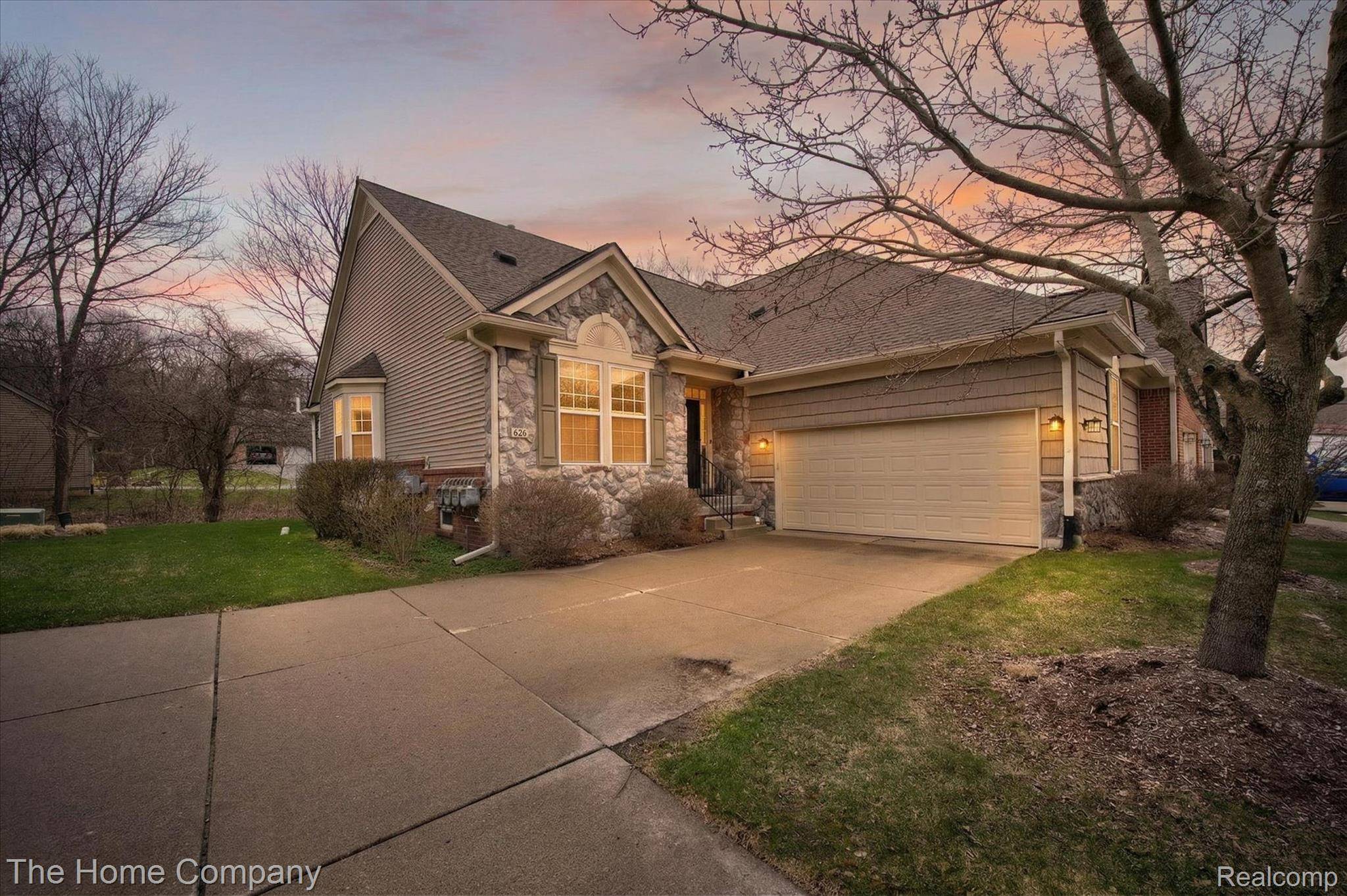 626 Rachel LN, Milford Village, MI 48381