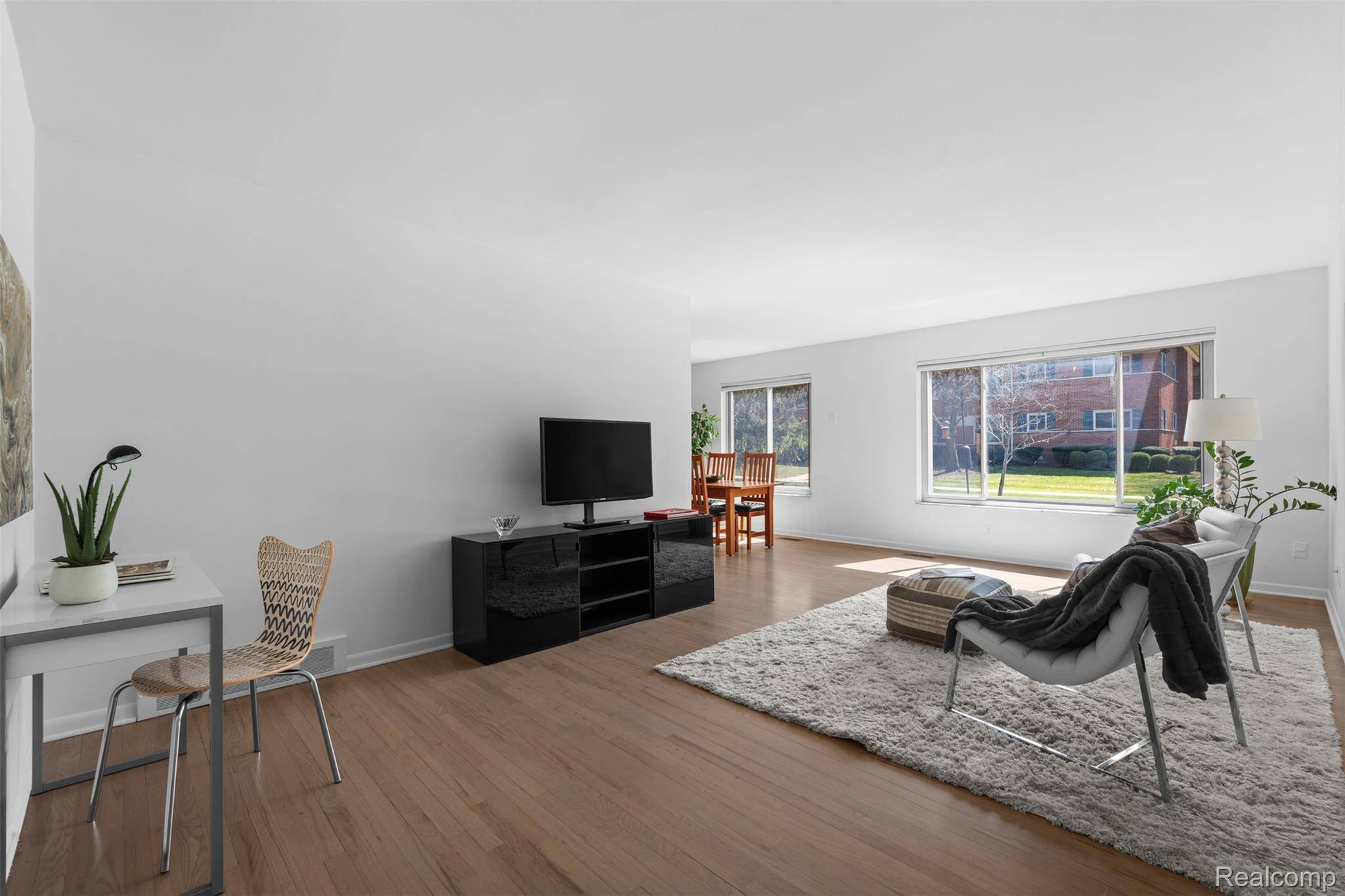 946 N Adams RD #2, Birmingham, MI 48009