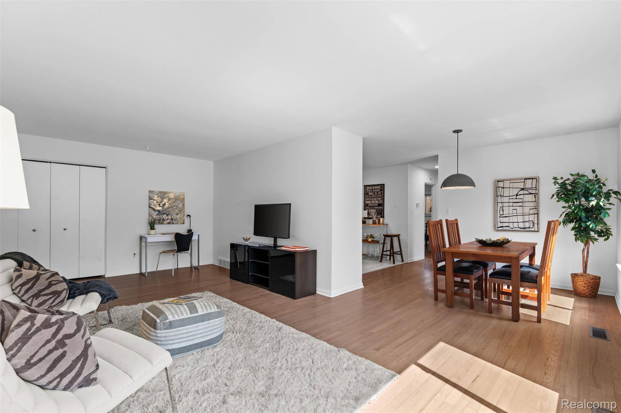 946 N Adams RD #2, Birmingham, MI 48009