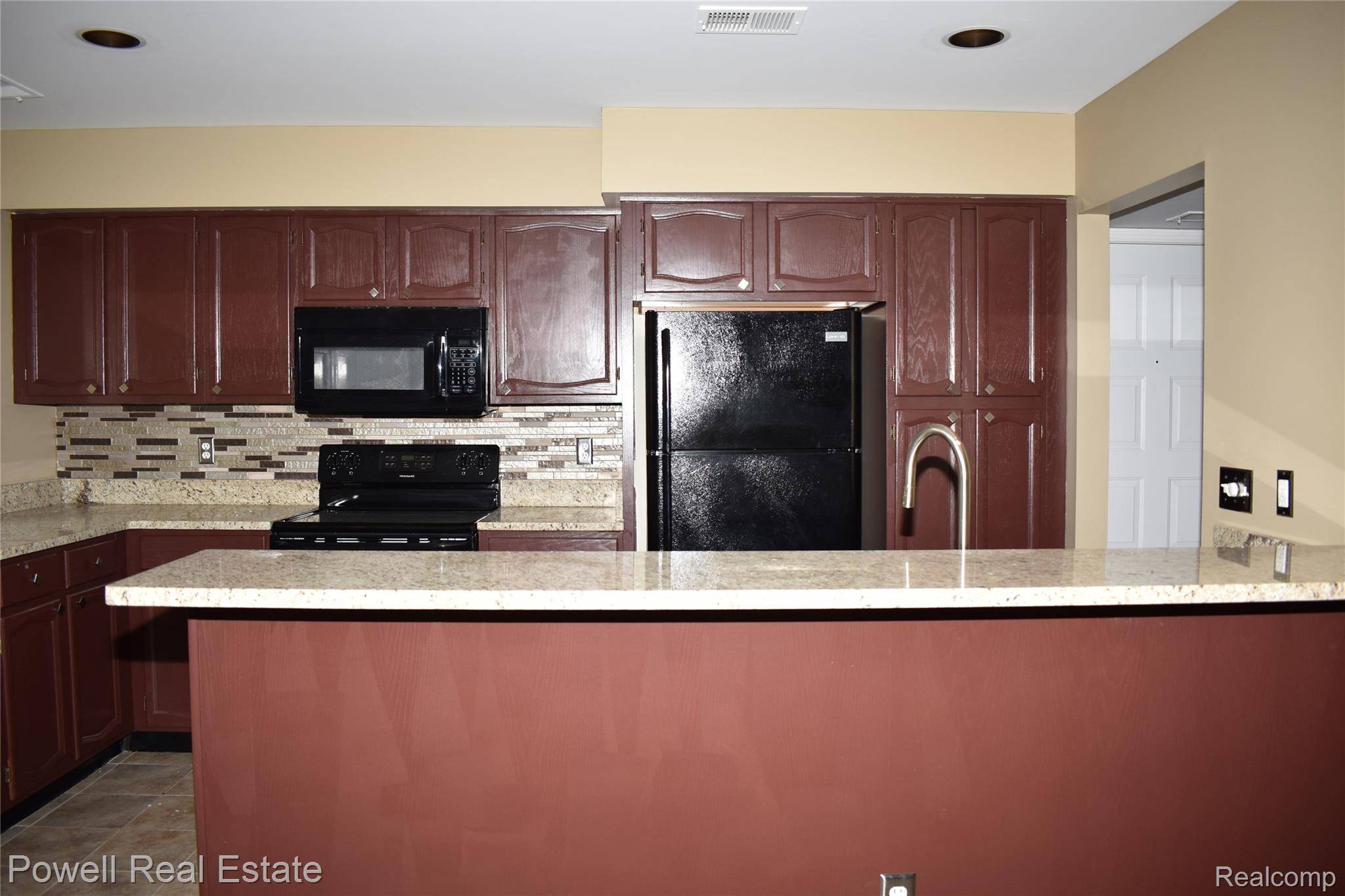 21054 Boulder CIR, Northville, MI 48167