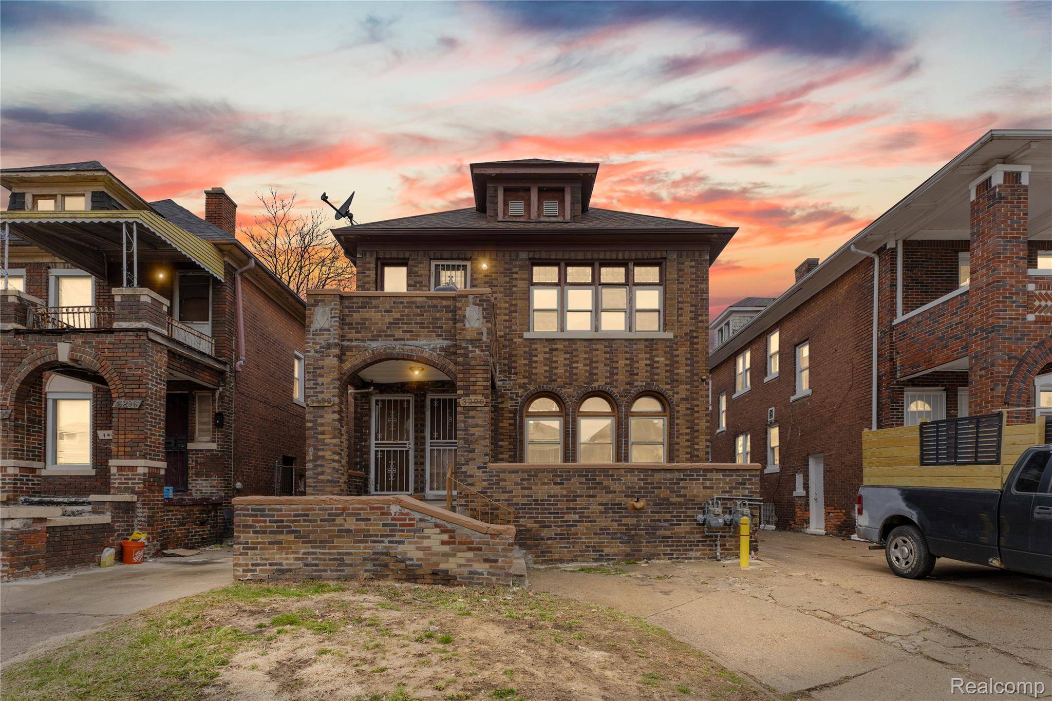 3290 Tuxedo ST, Detroit, MI 48206