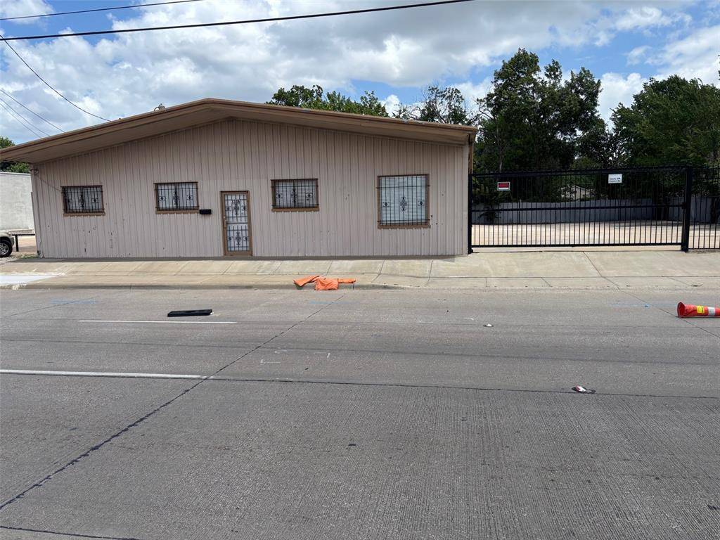 3306 Sylvan Avenue, Dallas, TX 75212