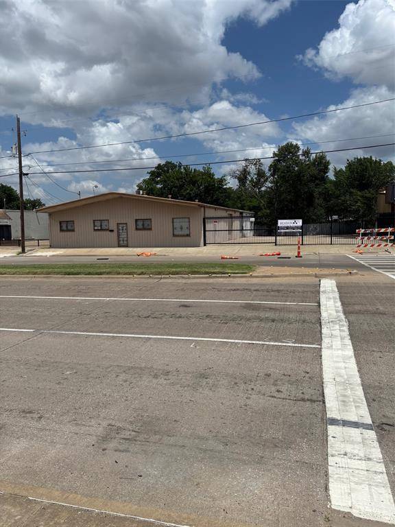 3306 Sylvan Avenue, Dallas, TX 75212