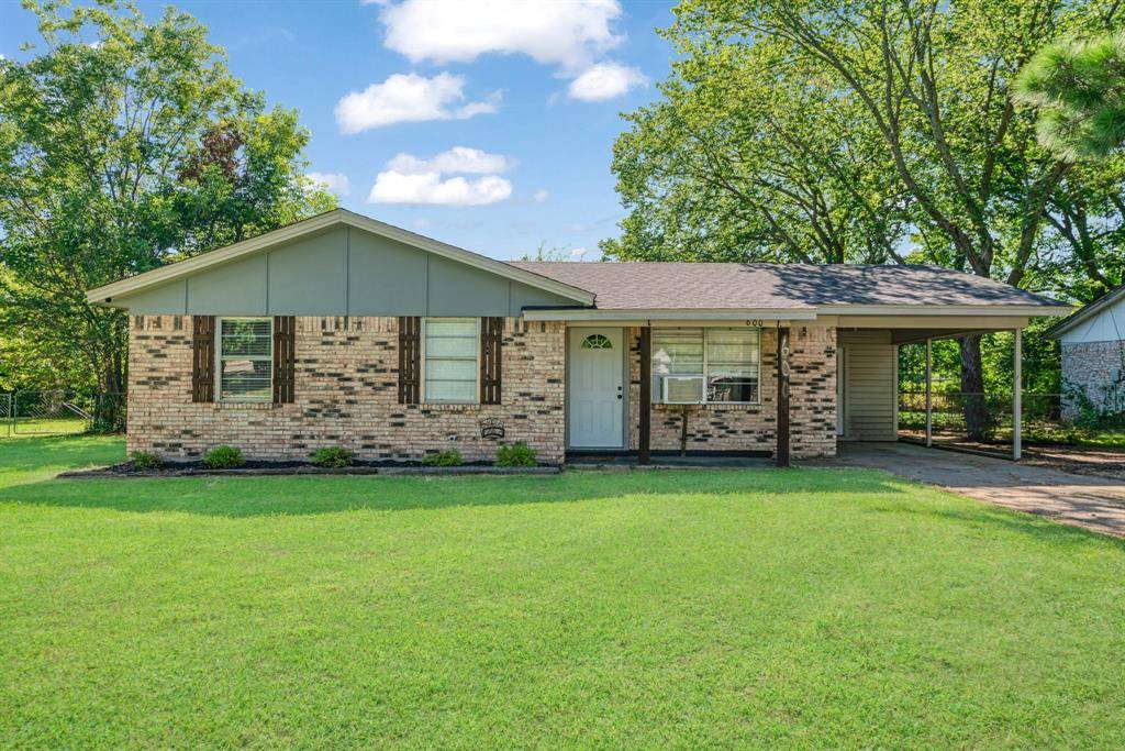 600 Sunset Street, Blossom, TX 75416