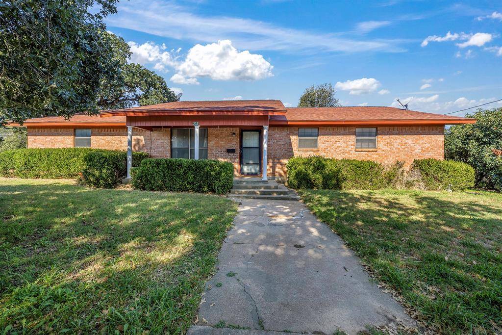 232 S Moseley Street, De Leon, TX 76444