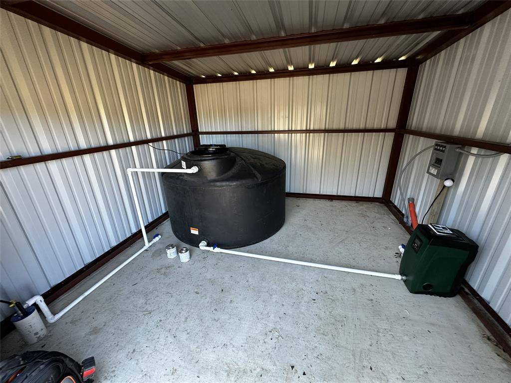 75 County Road 2115, Bagwell, TX 75412