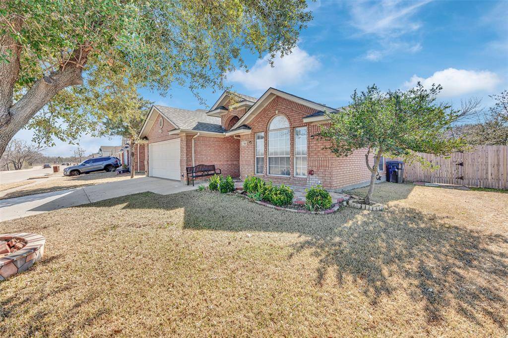 700 N Emma Drive, Arlington, TX 76002