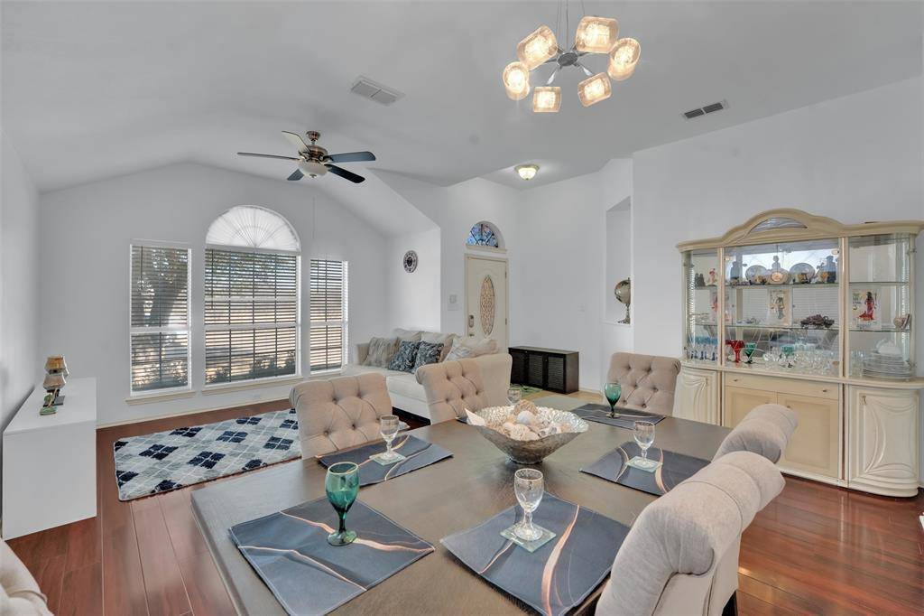 700 N Emma Drive, Arlington, TX 76002