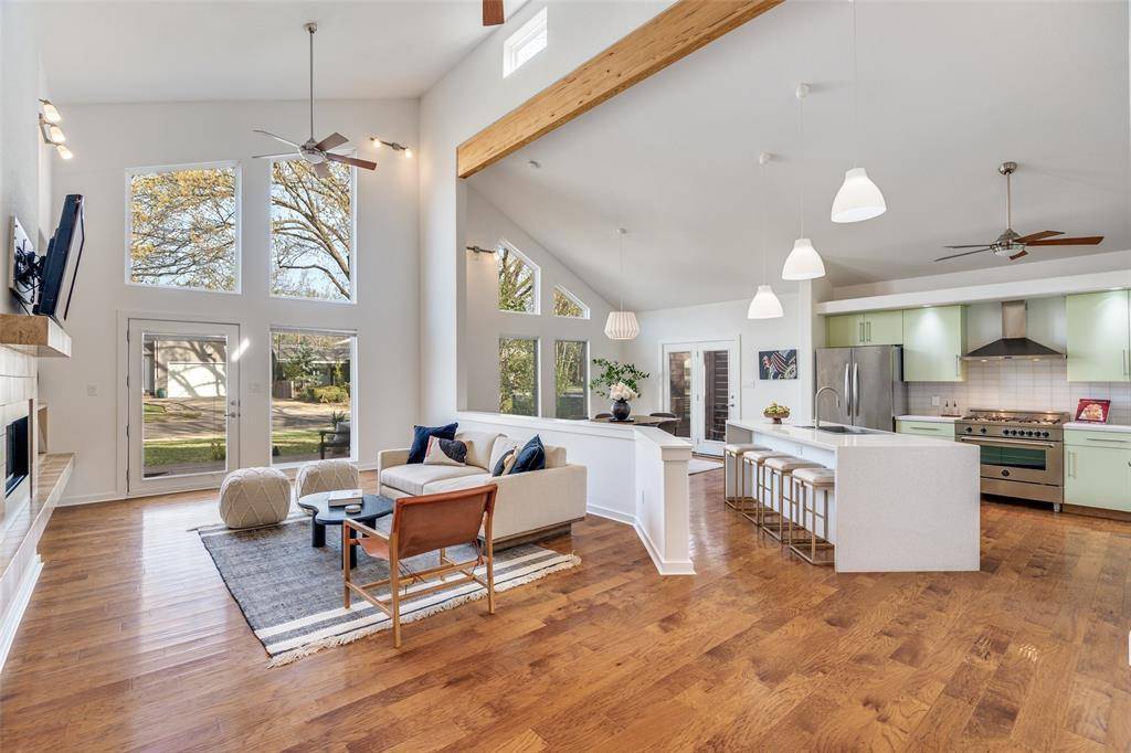 8702 San Fernando Way, Dallas, TX 75218