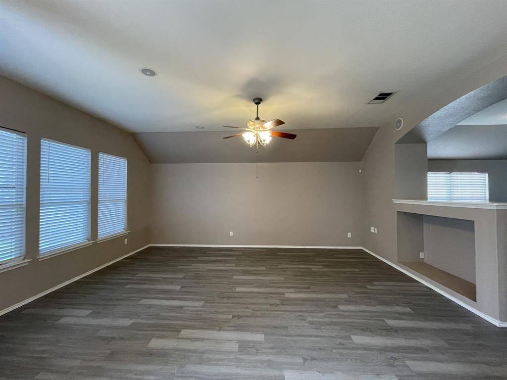 2709 Logan Drive, Mansfield, TX 76063