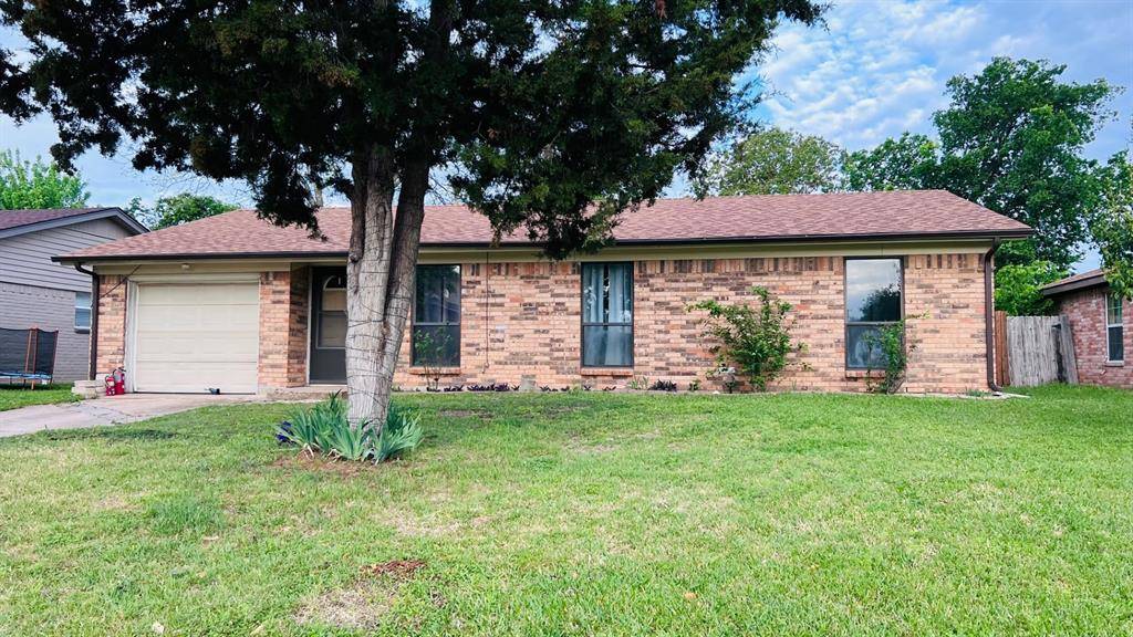 2405 Donna Drive, Grand Prairie, TX 75051