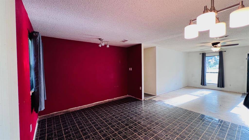 2405 Donna Drive, Grand Prairie, TX 75051