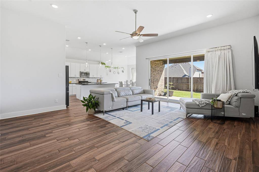 130 Laverna Lane, Hickory Creek, TX 75065