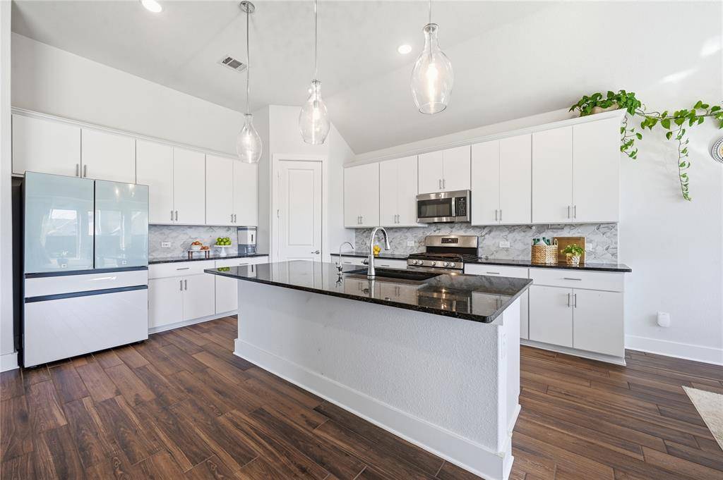 130 Laverna Lane, Hickory Creek, TX 75065