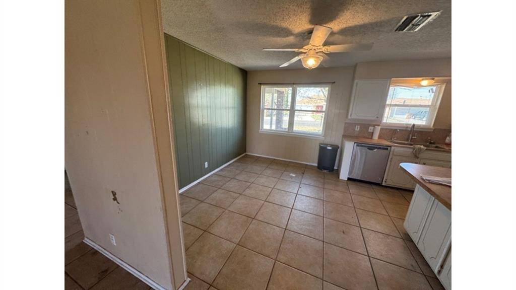 4004 Vicky Street, Big Spring, TX 79720