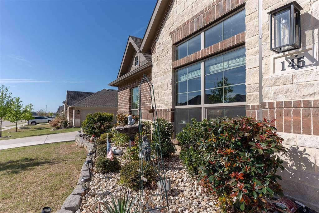 145 Mockingbird Hill Drive, Joshua, TX 76058