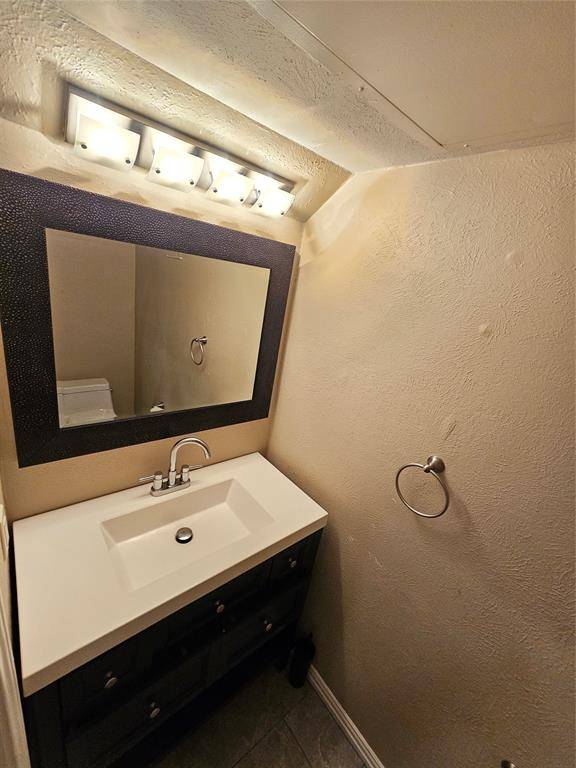 9910 Royal Lane #1204, Dallas, TX 75231