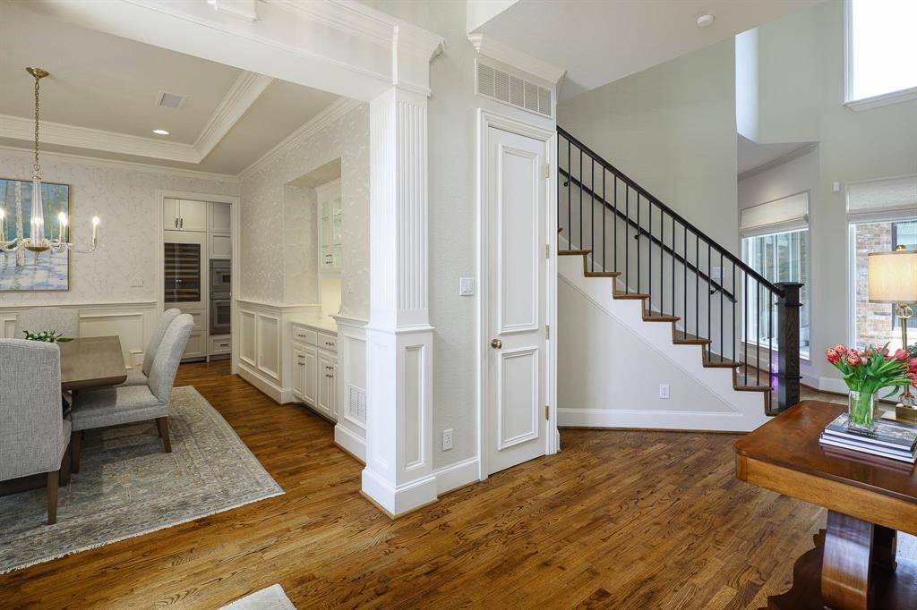 17 Ashton Court, Dallas, TX 75230