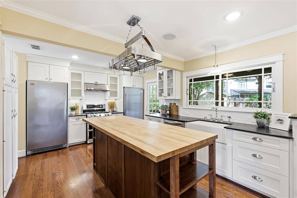 9204 Hermosa Drive, Dallas, TX 75218