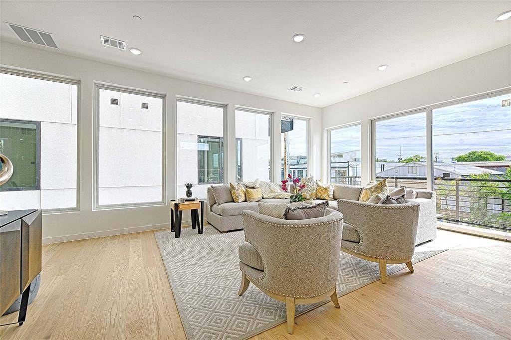 4739 Gretna Street #202, Dallas, TX 75207