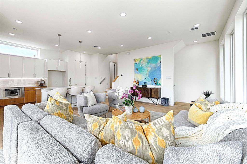 4739 Gretna Street #202, Dallas, TX 75207