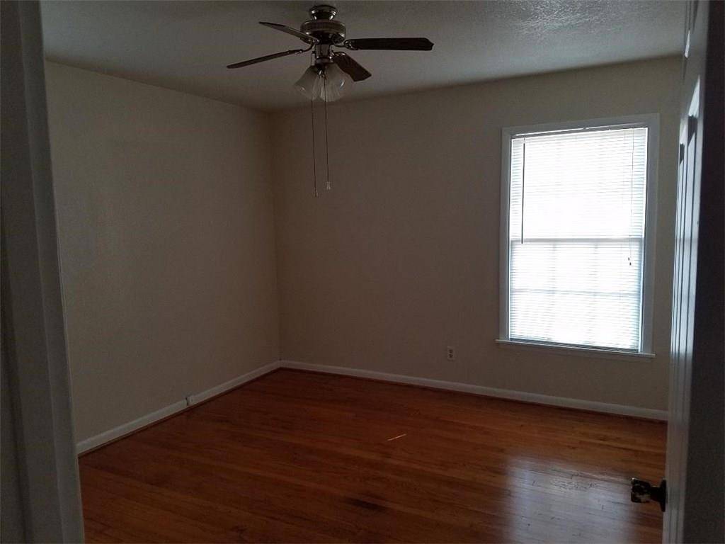 1401 W Lovers Lane, Arlington, TX 76013