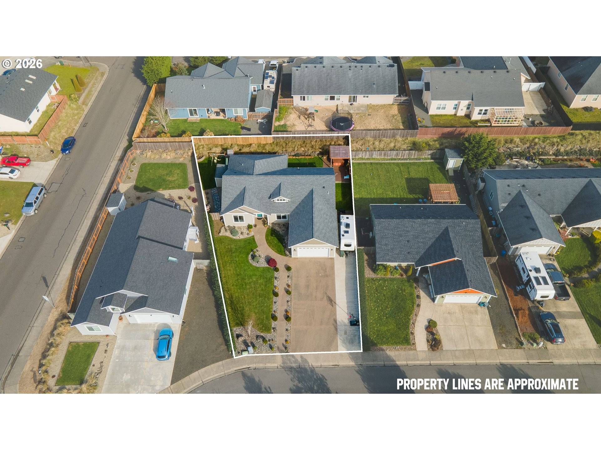 2025 ROOSEVELT LOOP, North Bend, OR 97459