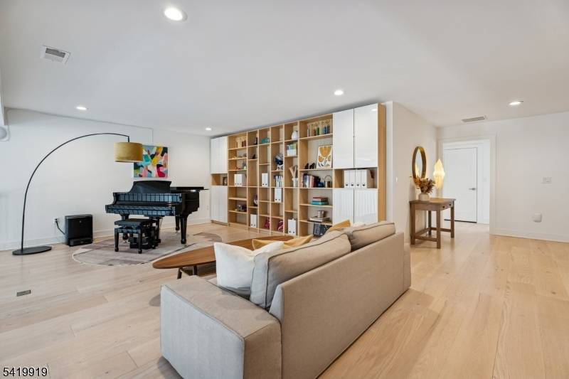 27 Brambling Road Carriages, Berkeley Heights Twp., NJ 07922