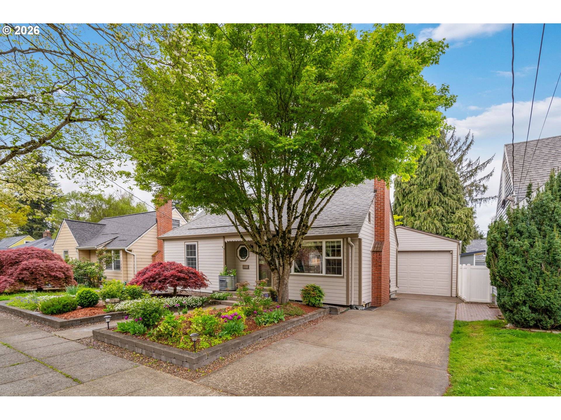 3725 SE TIBBETTS ST, Portland, OR 97202