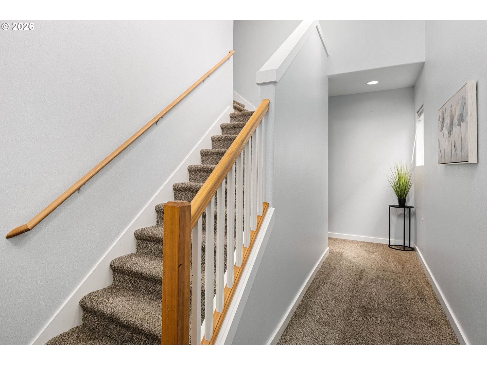 2527 PARK VIEW DR, Eugene, OR 97408