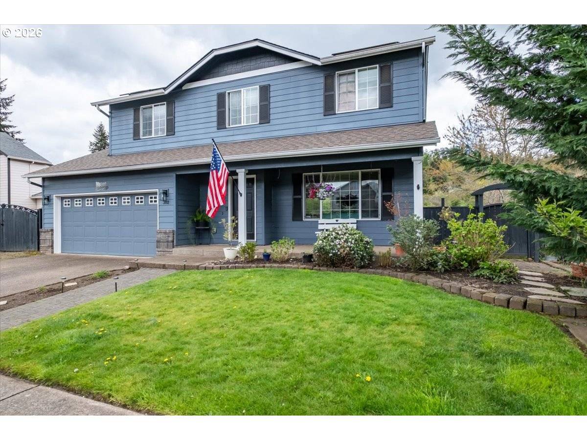 302 DIVISION ST, Silverton, OR 97381