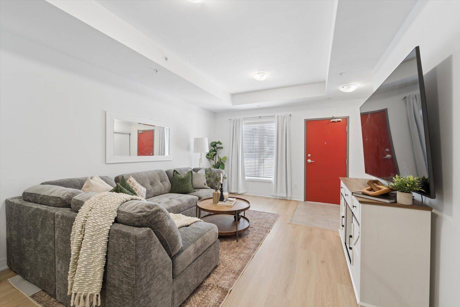 2635 William Jackson DR #1013, Pickering, ON L1X 0L5