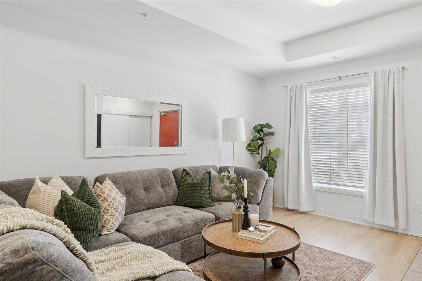 2635 William Jackson DR #1013, Pickering, ON L1X 0L5