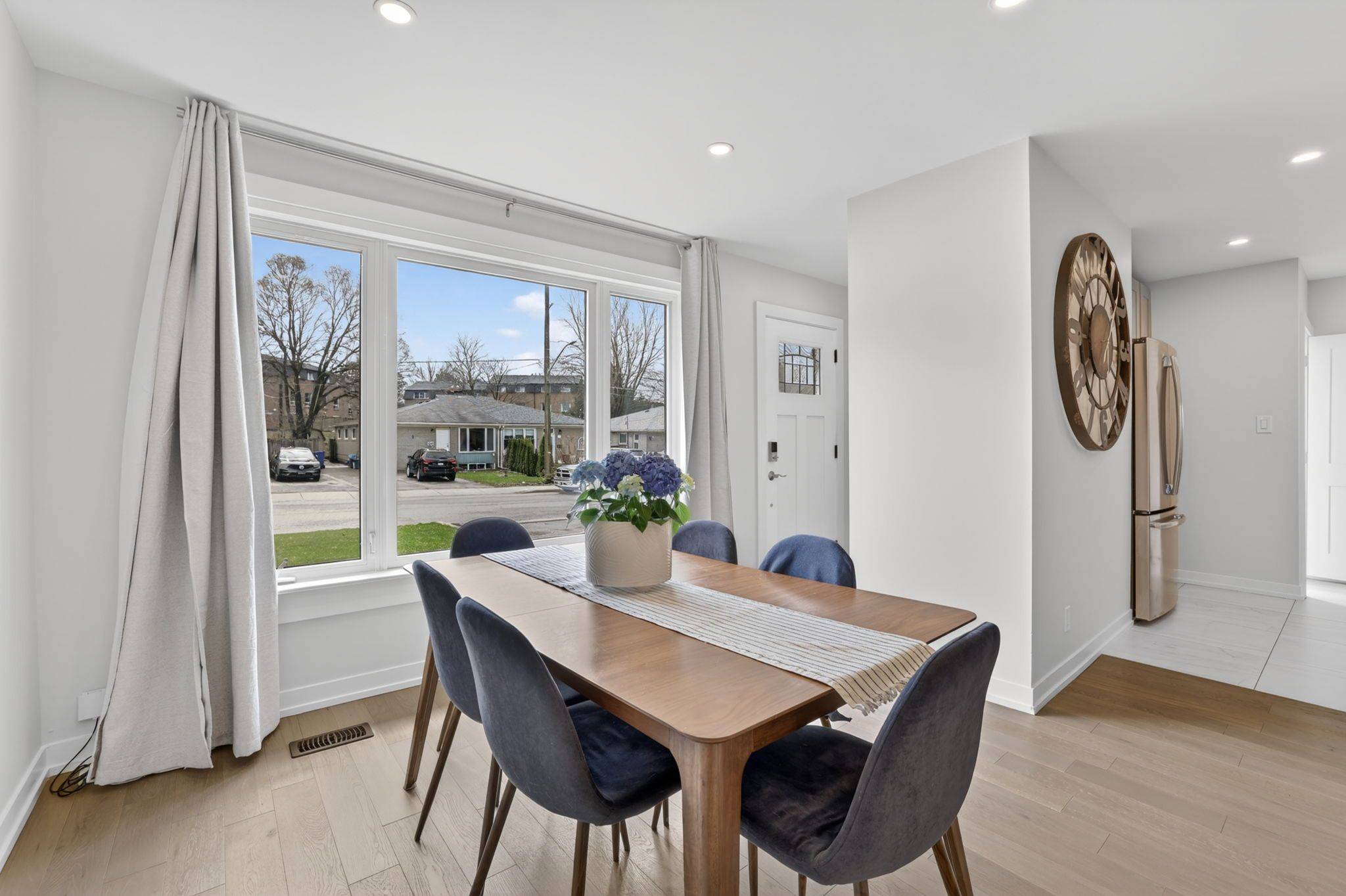 32 Davis RD, Aurora, ON L4G 2B6