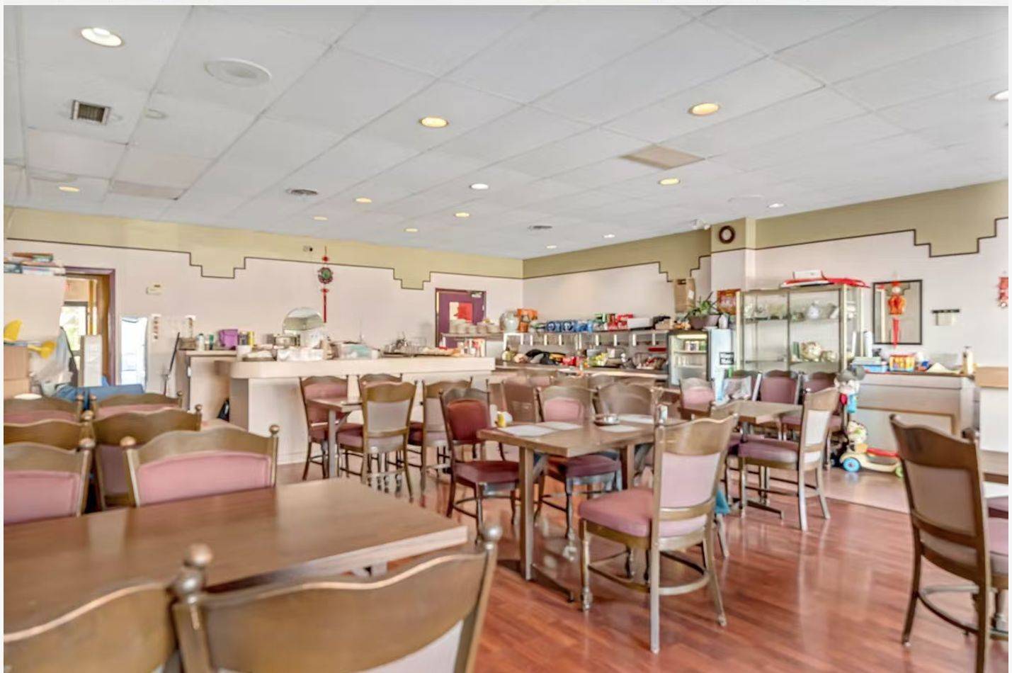 128 Speers RD, Oakville, ON L6K 2E7