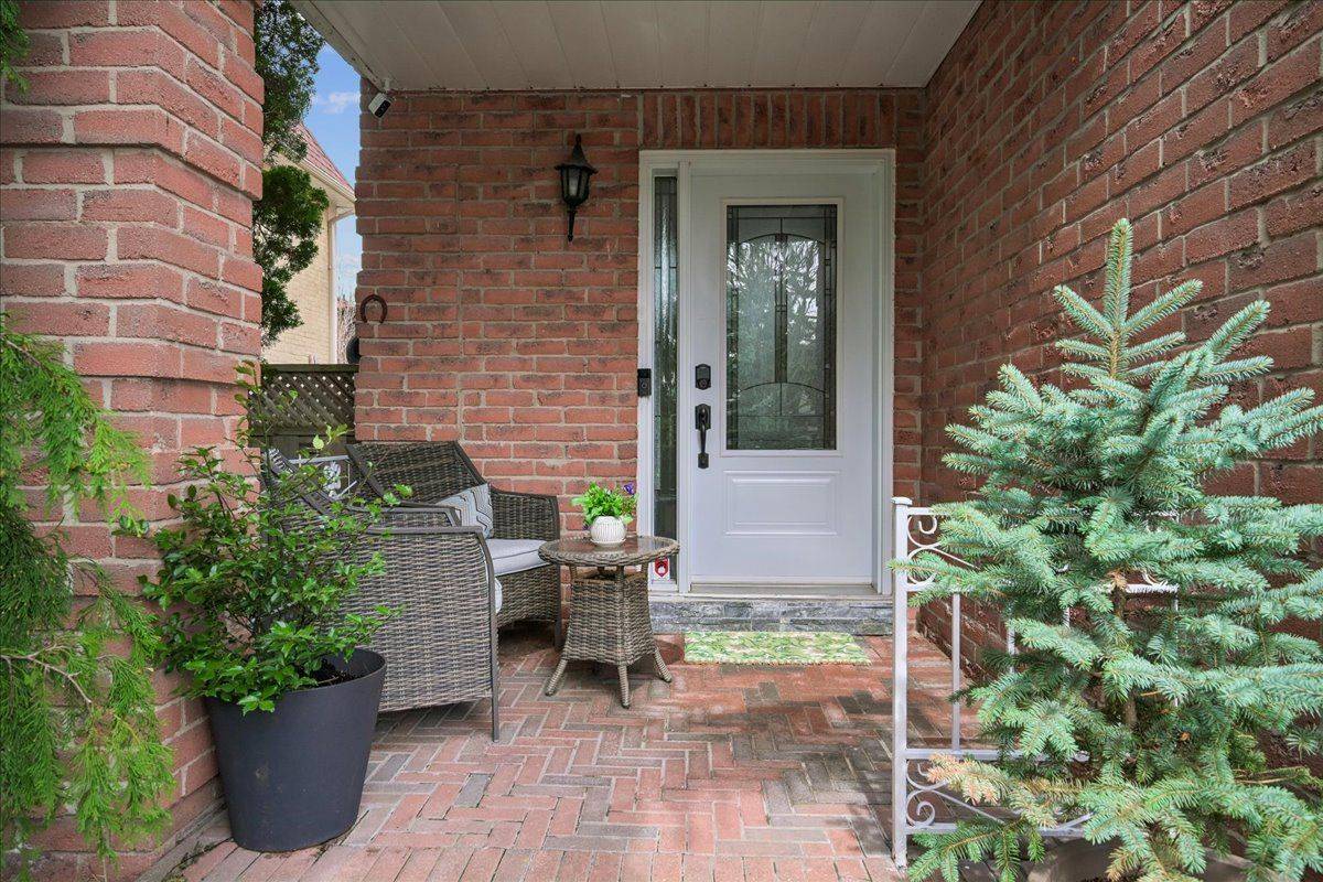 163 Romain CRES, Oakville, ON L6H 5A7