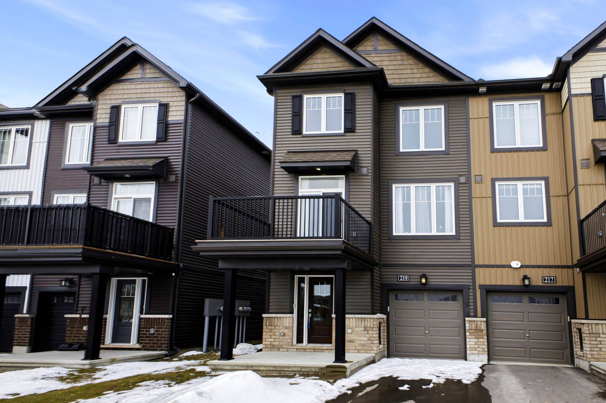 219 Liebe TER, Barrhaven, ON K2J 6R9