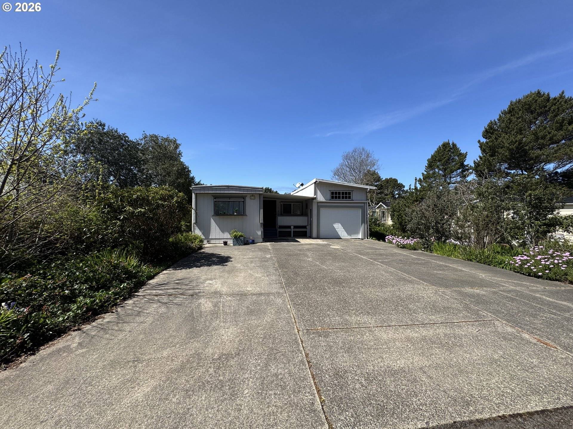 1600 RHODODENDRON DR #218, Florence, OR 97439