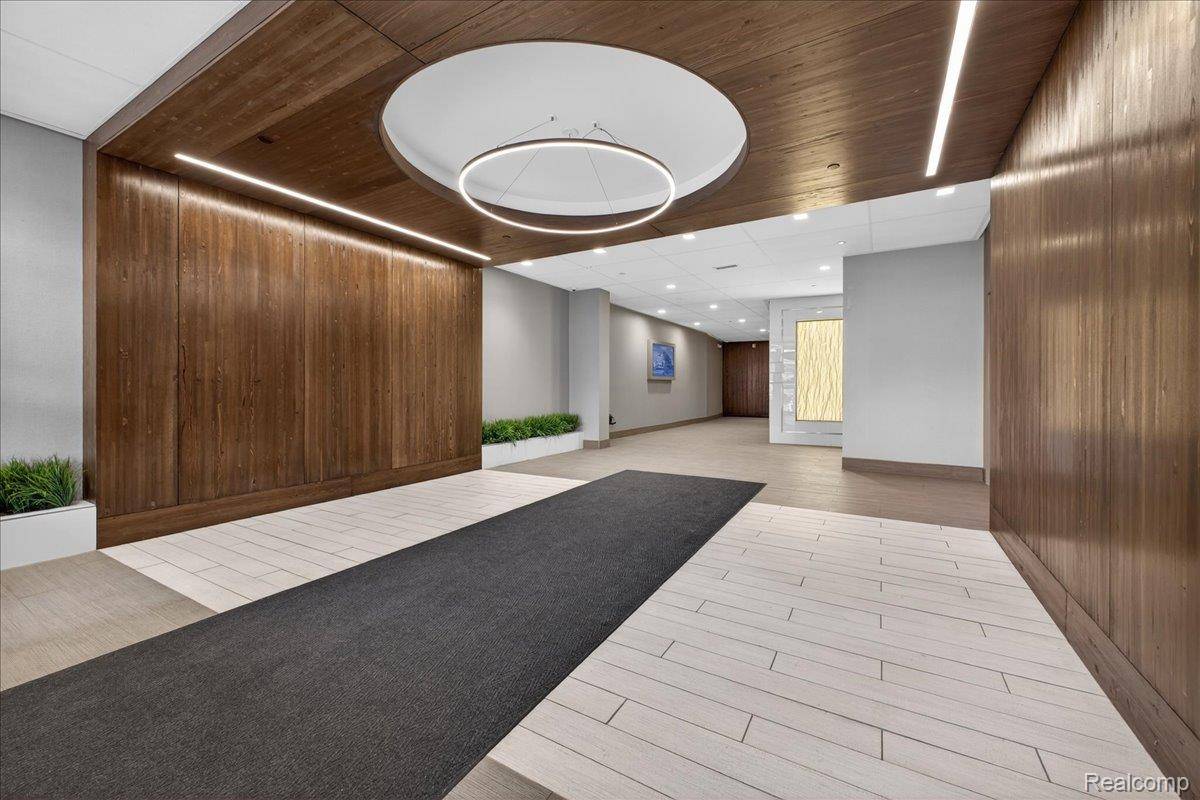 801 W Ann Arbor Trail #301, Plymouth, MI 48170