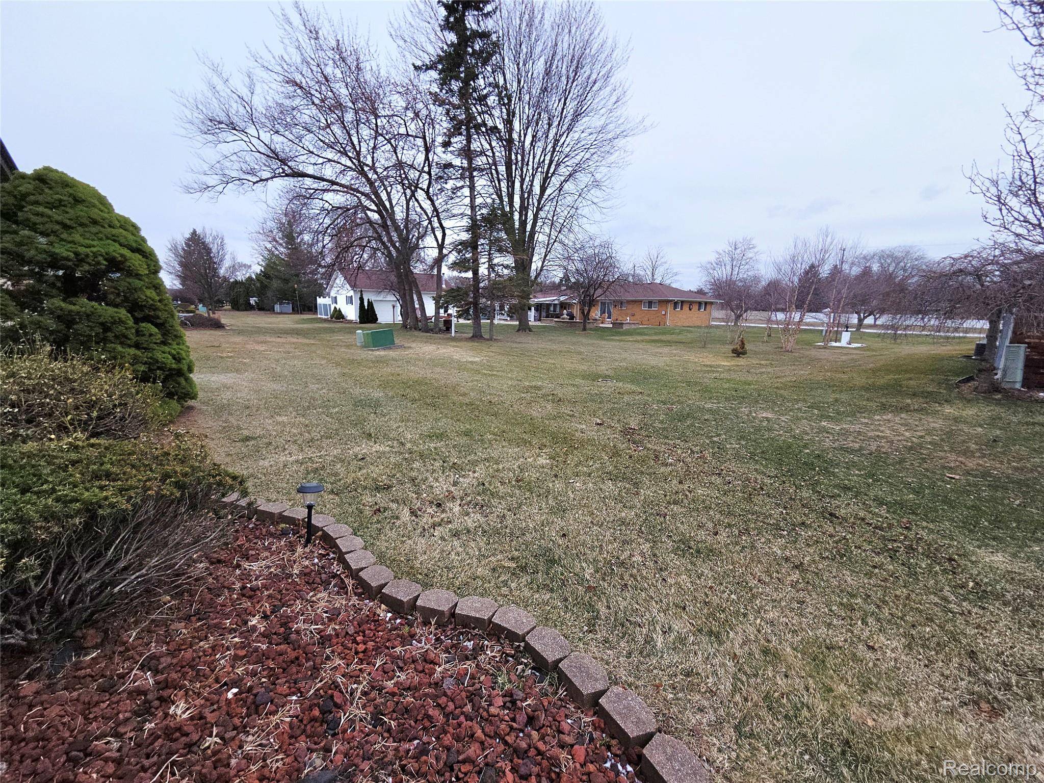 11700 Amber Le DR, Warren, MI 48093