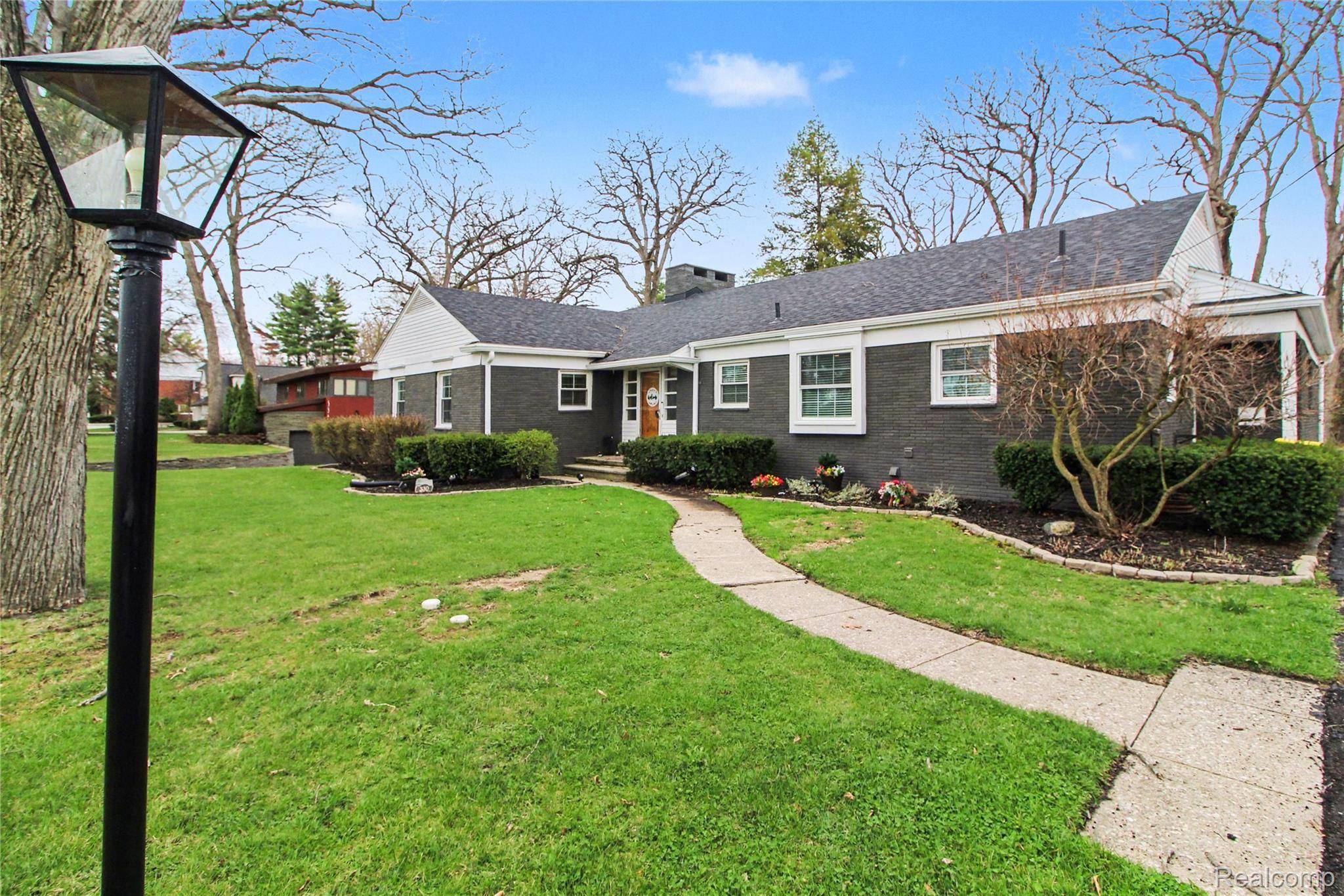 330 Cole RD, Monroe, MI 48162