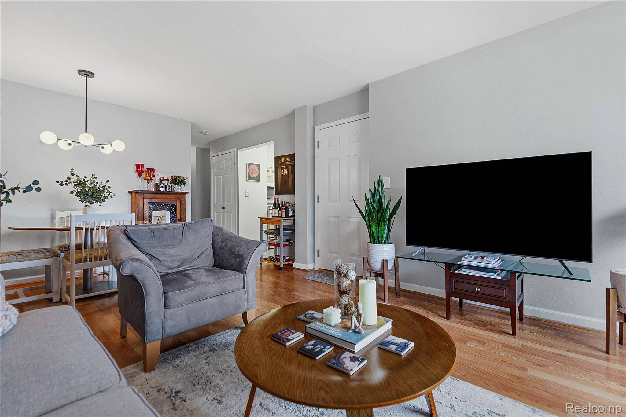 4913 Crooks RD #G1, Royal Oak, MI 48073